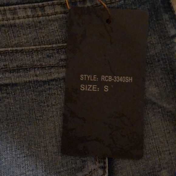 🌻 Super Cute Denim Shorts 🌻 - Picture 3 of 4